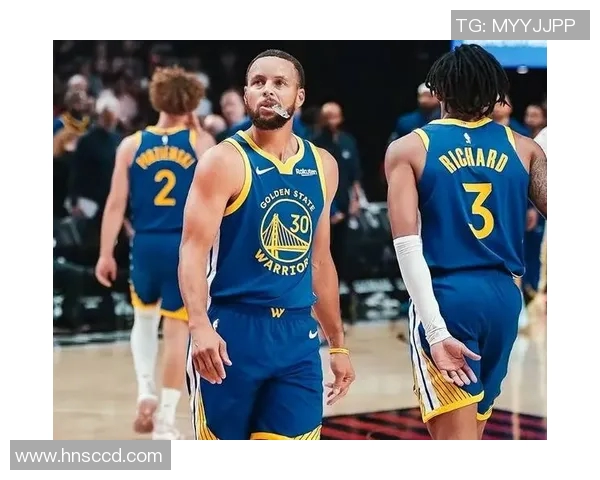 17-18赛季勇士队与快船队激战回顾：巅峰对决与精彩瞬间解析